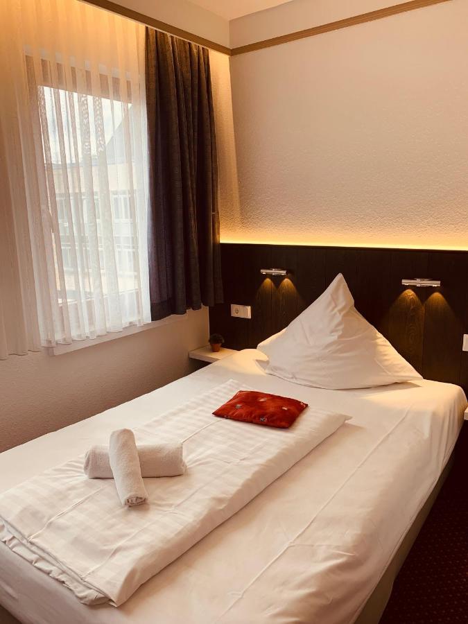 Hotel Kunibert Der Fiese Köln Exteriör bild