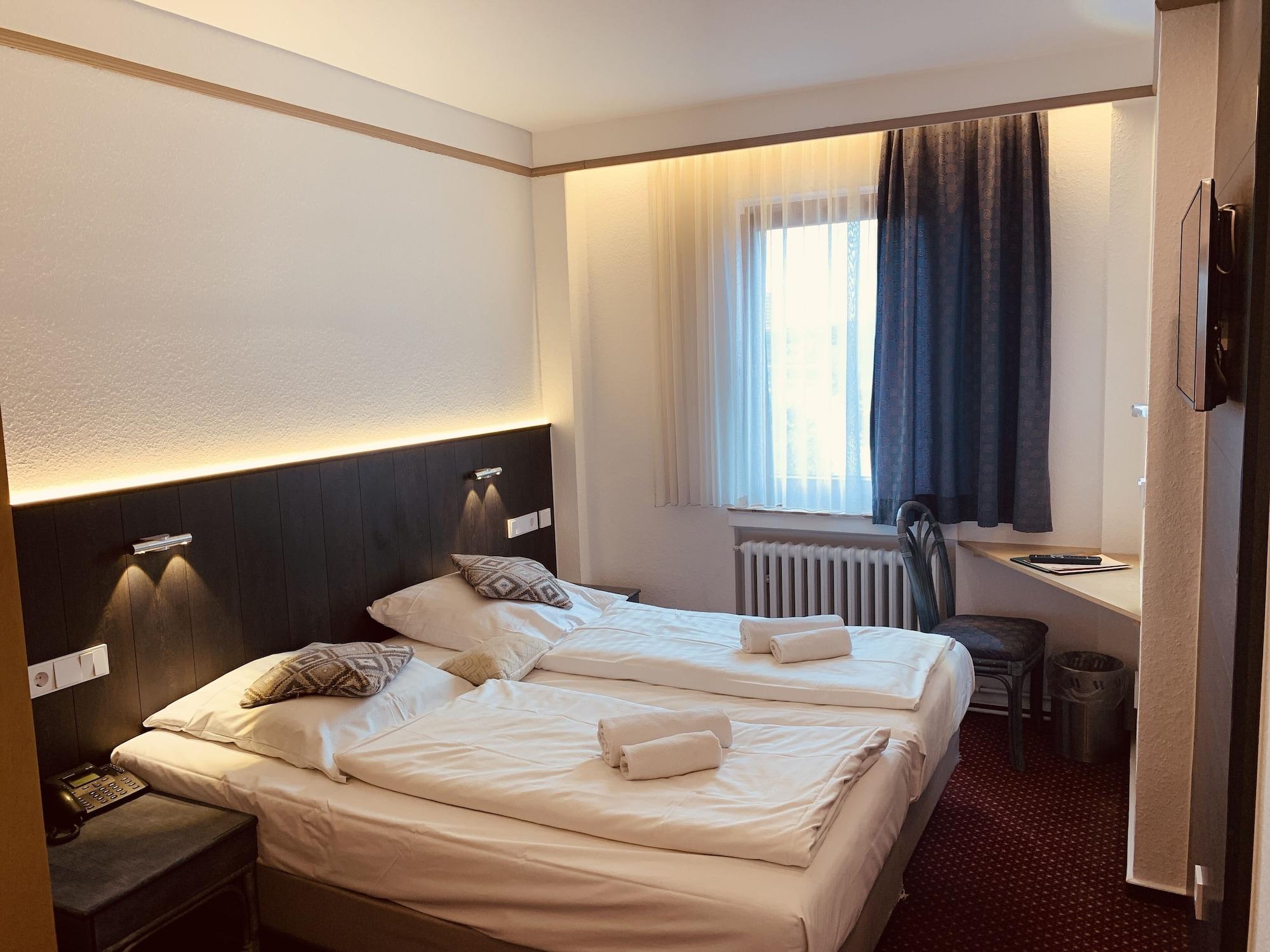 Hotel Kunibert Der Fiese Köln Exteriör bild