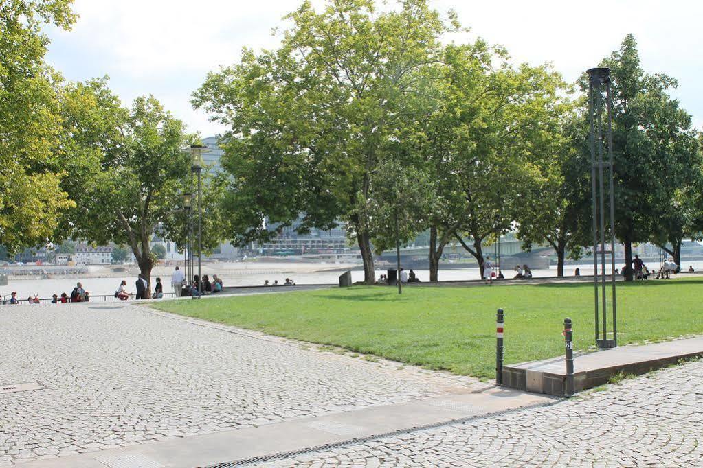 Hotel Kunibert Der Fiese Köln Exteriör bild